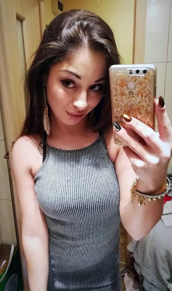 CarlaBomba 4 CarlaBomba 4